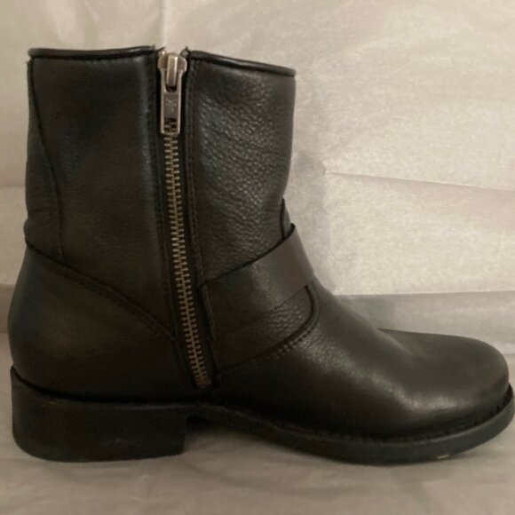 7.5 medium Frye gently used VICKI bootie with two logo buckles. - Picture 3 of 5